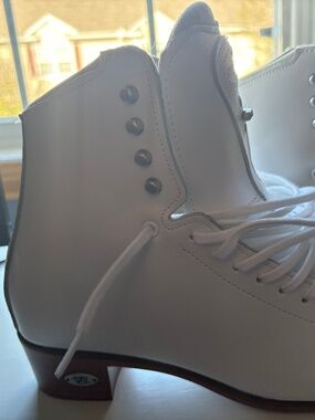 White Riedell Motion 255 Figure Skates